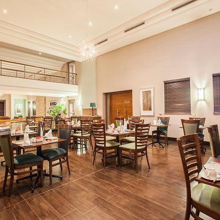 Town Lodge กาโบโรเน ภายนอก รูปภาพ