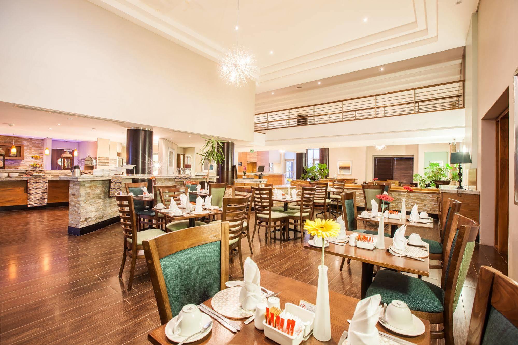 Town Lodge กาโบโรเน ภายนอก รูปภาพ
